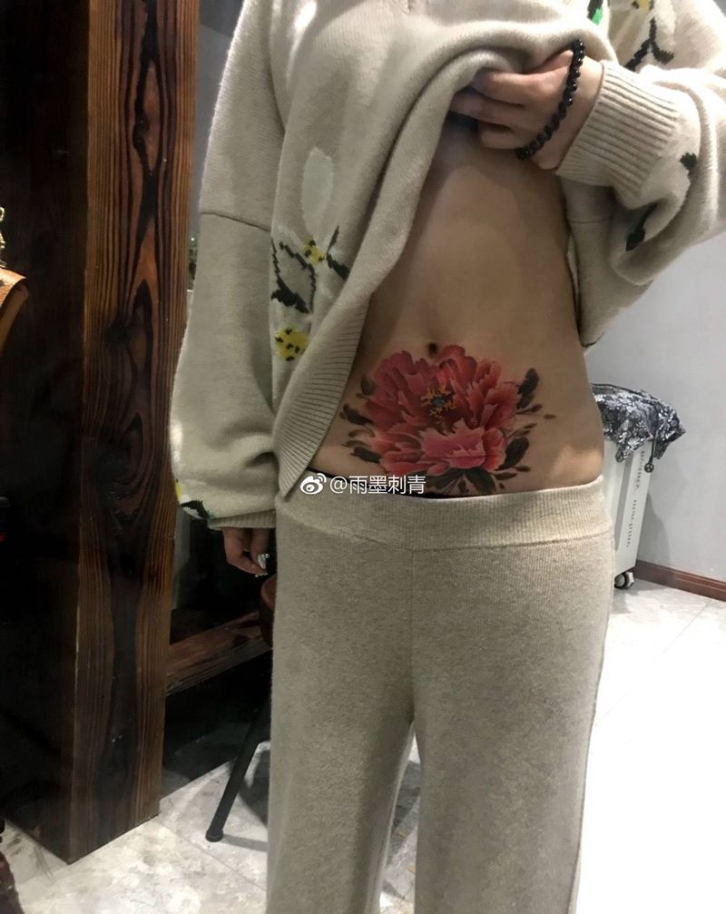 国画牡丹纹身图片