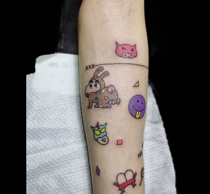 蜜桃臀小新纹身图片_手臂Old School纹身图案