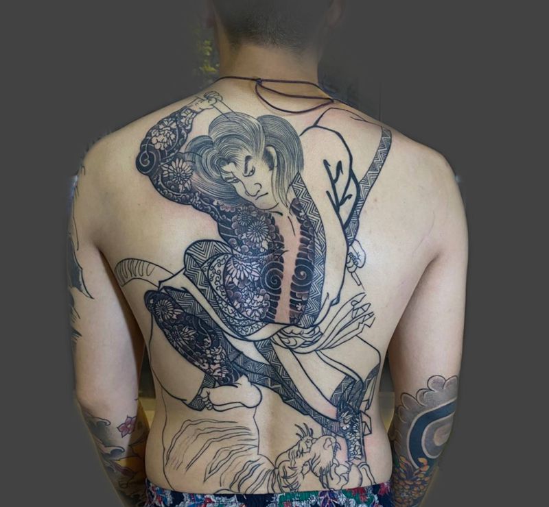 日式满背包个臀纹身图片_背部老传统纹身图案