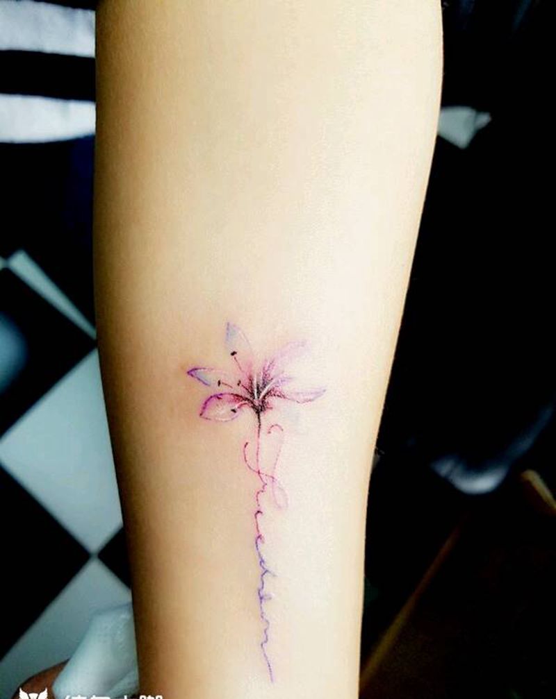 小臂内侧清新小花纹身图片