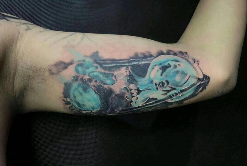 时间囚禁的灵魂纹身图片_手臂欧美写实纹身图案