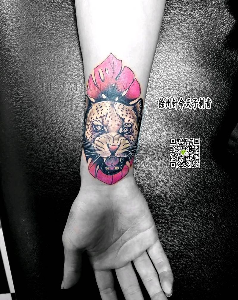 小豹子一枚纹身图片
