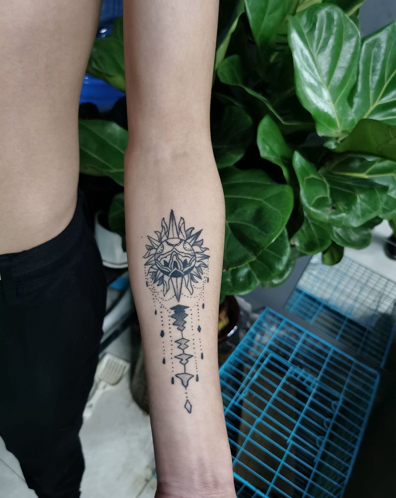 恢复后纹身图片_手臂点刺几何纹身图案