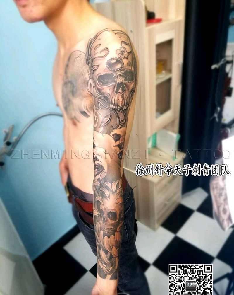 黑灰花臂修改完工 没有原图对比纹身图片