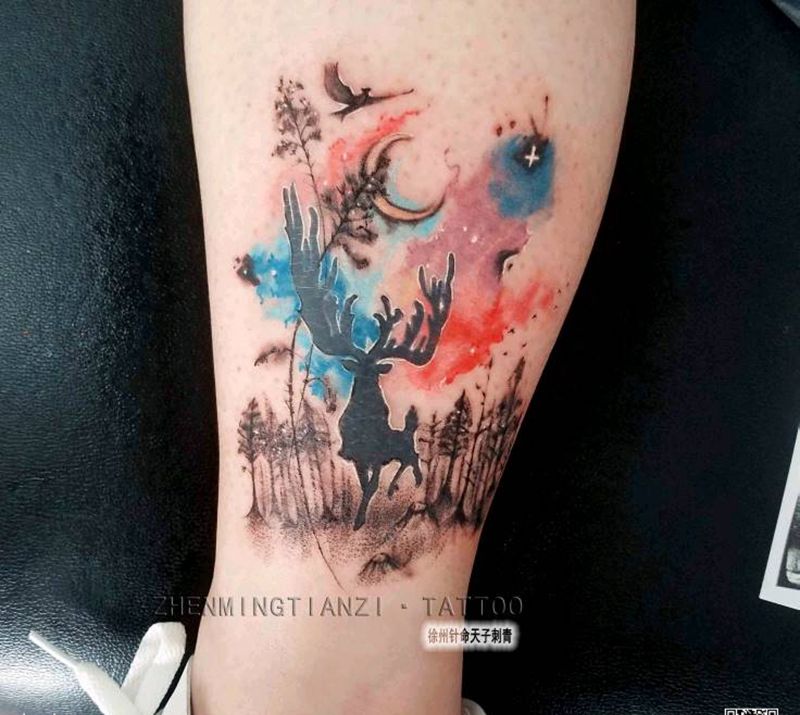 小鹿修改纹身图片_腿部水彩纹身图案