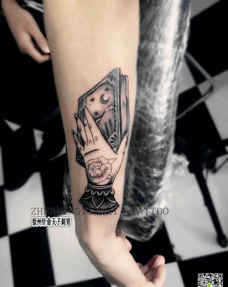 school一枚纹身图片