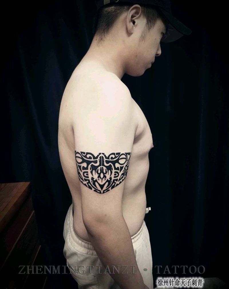 图腾臂环纹身图片_手臂图腾纹身图案