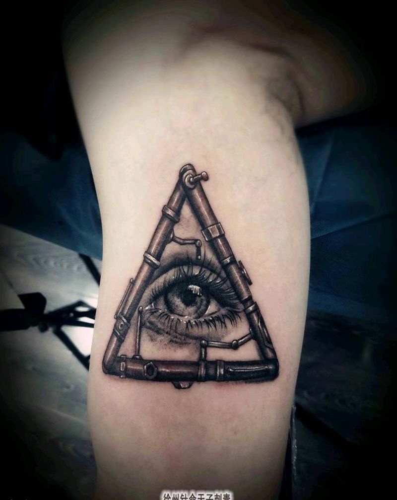 上帝之眼纹身图片_手臂欧美写实纹身图案