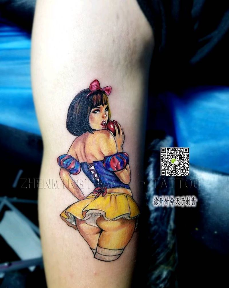 白雪公主school花臂拼接纹身图片