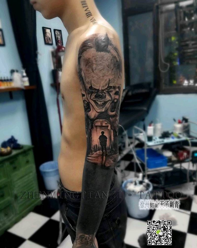 欧美黑灰写实  小丑纹身图片