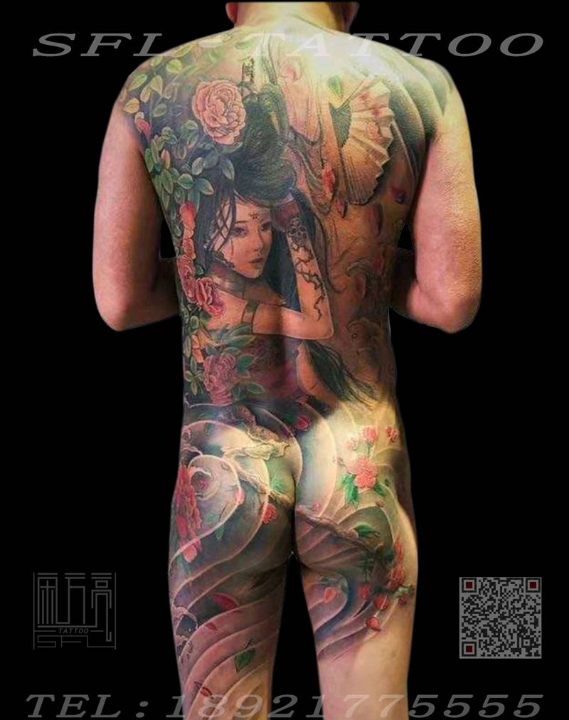 闭月羞花纹身图片_背部新传统纹身图案