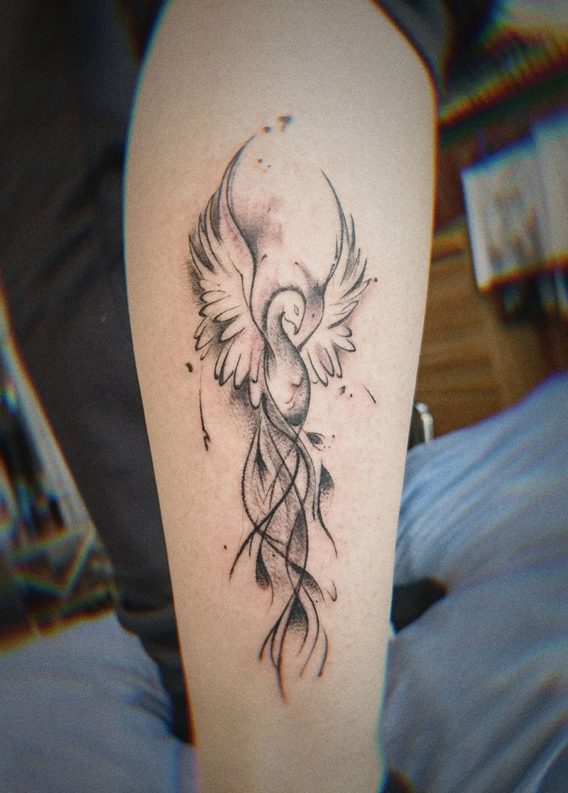 水墨凤凰纹身图片_腿部水墨纹身图案