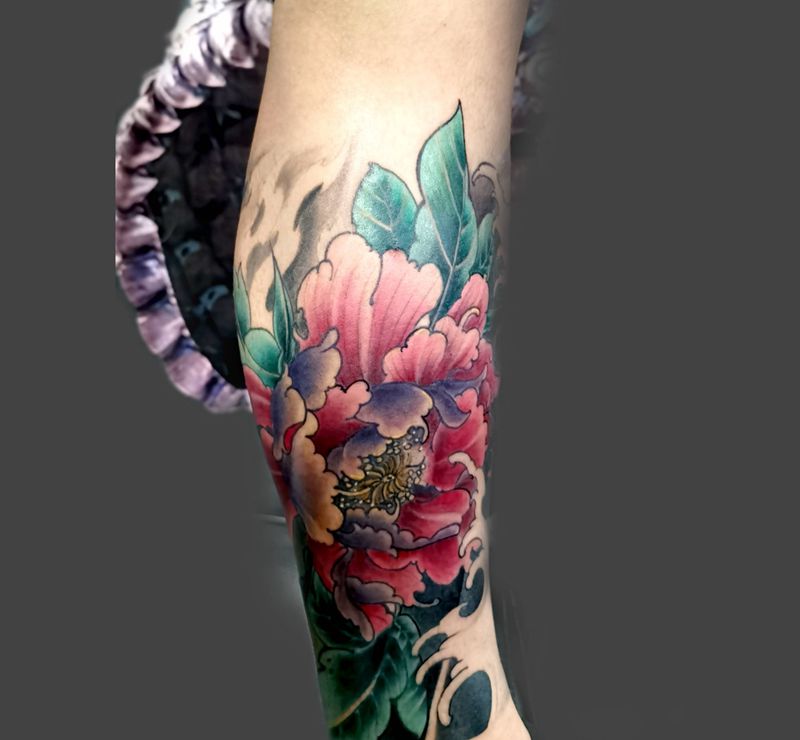 修改上色，未完成纹身图片_胸部纹身图案