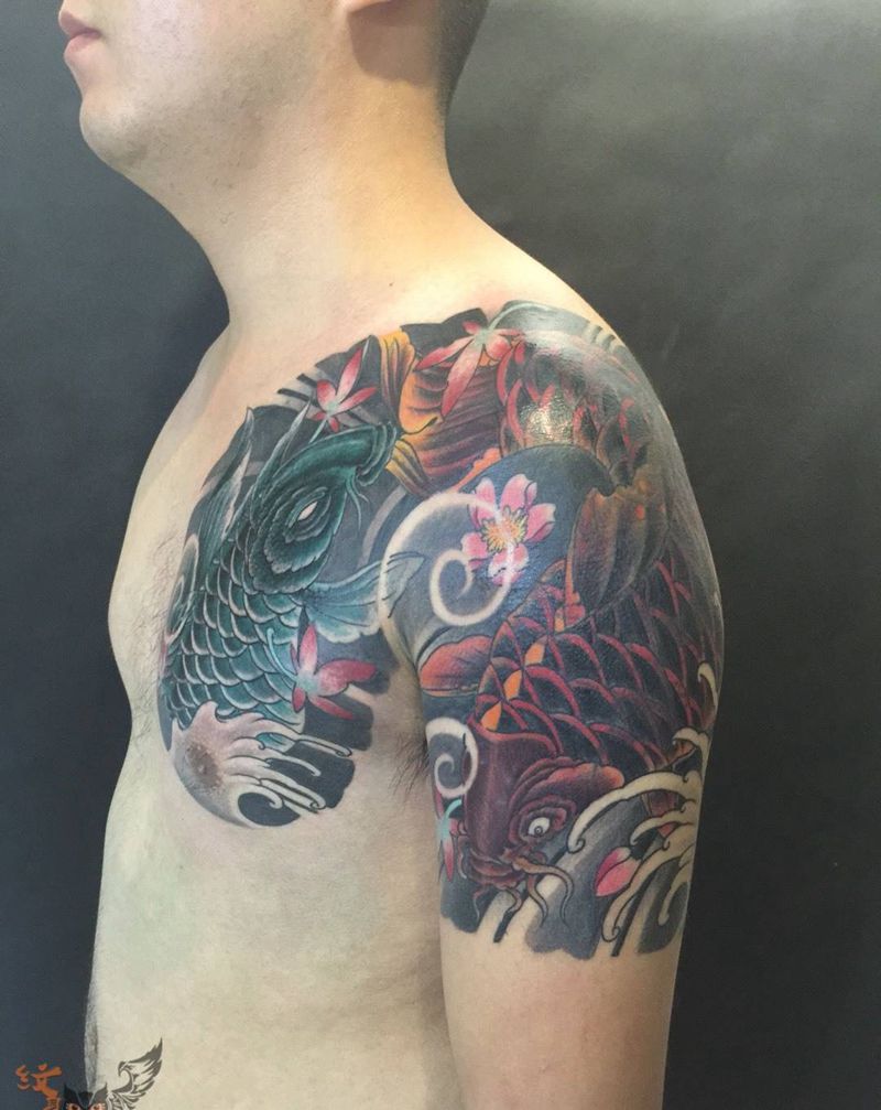 半甲鲤鱼纹身图片_胸部手臂宜兴无锡.雨墨刺青传统动物纹身图案