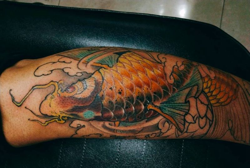小腿锦鲤未完成纹身图片_手臂腿部新传统纹身图案