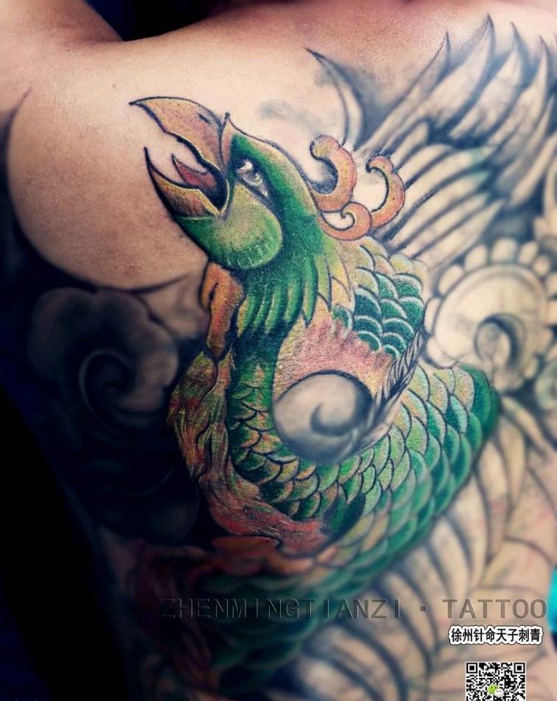 满背暴力遮盖 进行中纹身图片