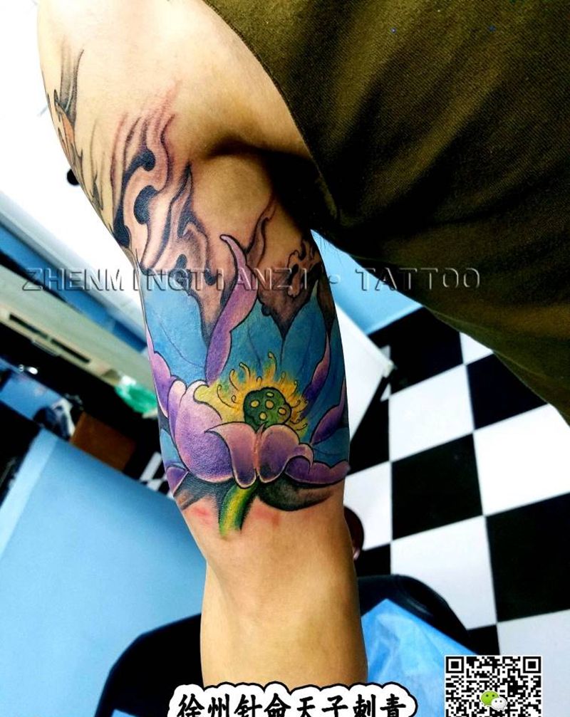 莲花艺妓纹身图片