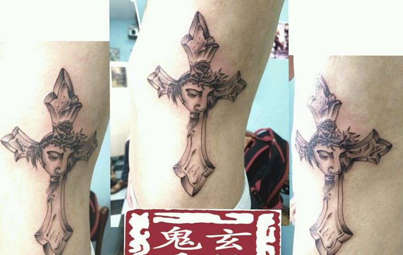 耶稣十字架纹身图片