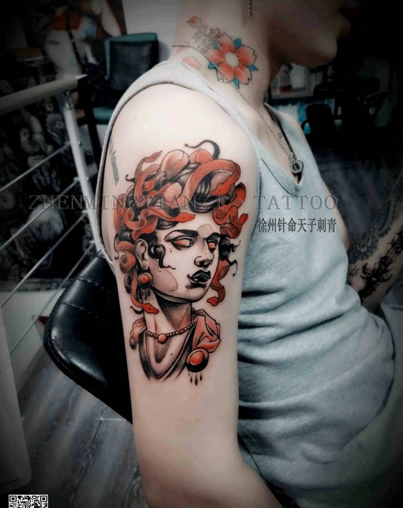 美杜莎纹身图片_手臂New School纹身图案
