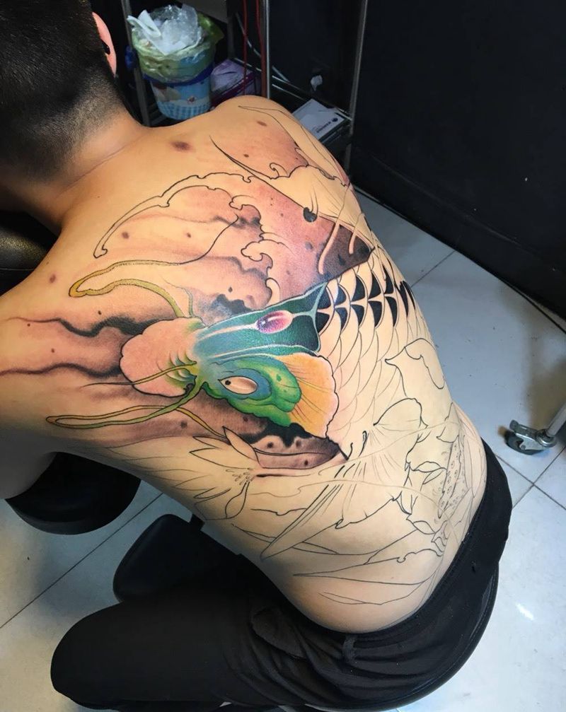 绿鲤鱼纹身图片