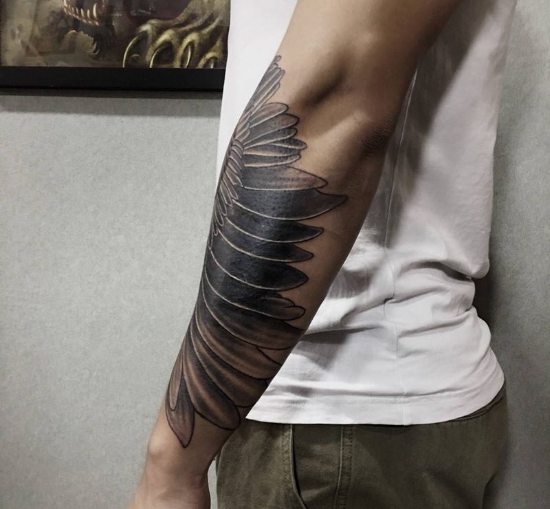 翅膀遮盖纹身图片