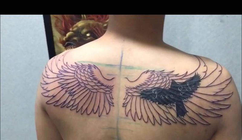 翅膀遮盖纹身图片