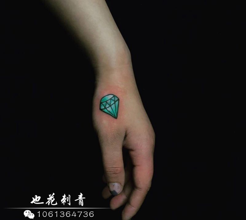 小钻石盖疤纹身图片_成品手部手臂清新贴纸几何原创字符纹身图案