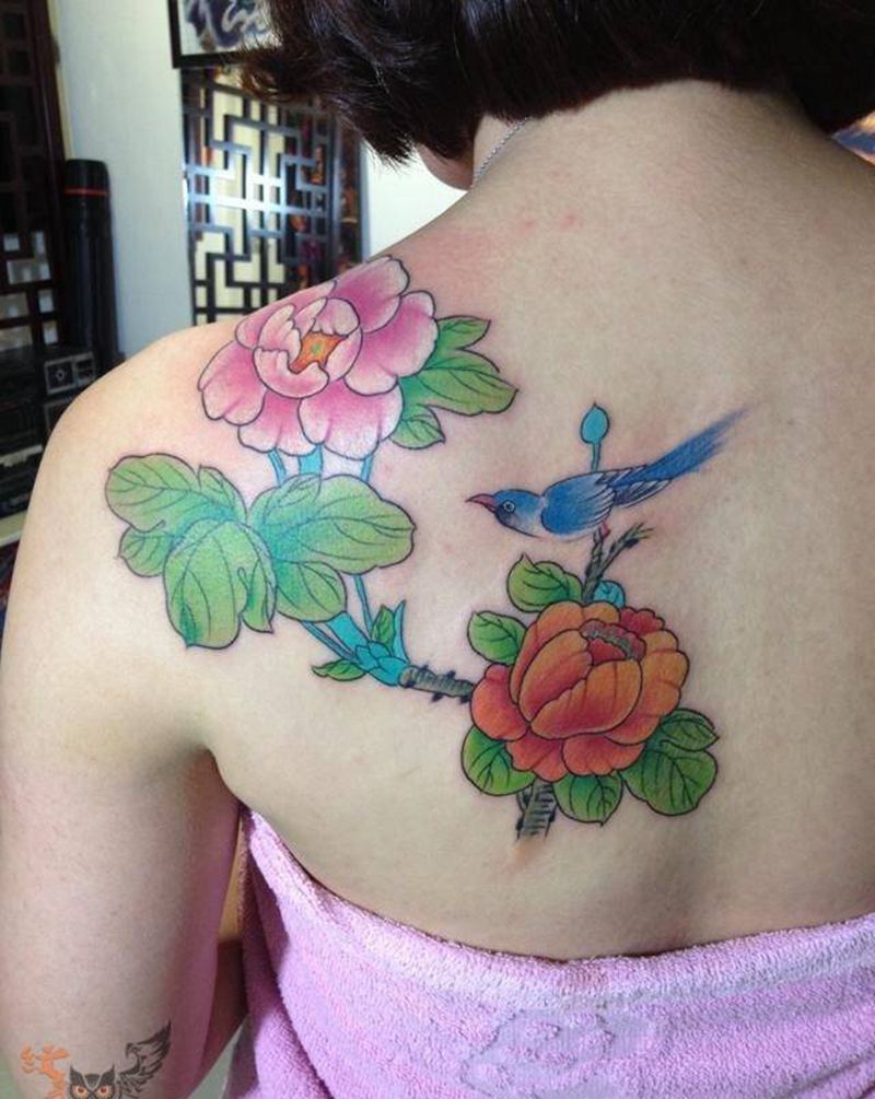 工笔牡丹纹身图片_雨墨刺青宜兴无锡.常州肩部背部植物动物传统清新纹身图案