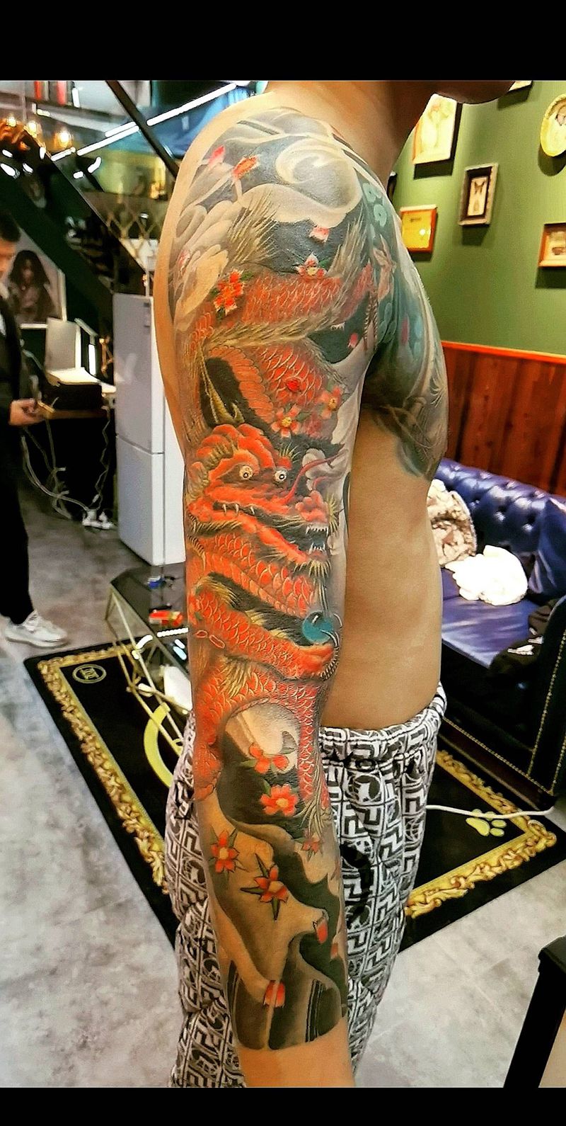 七分袖龙纹身图片_手臂新传统纹身图案