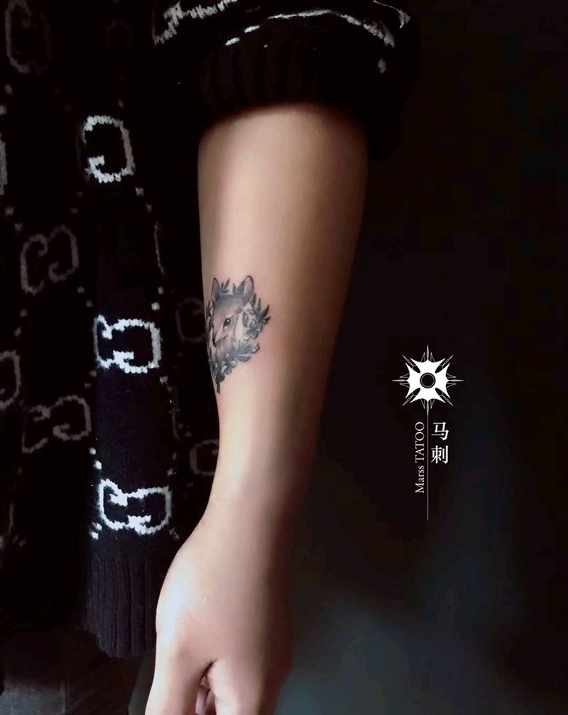 嗷嗷小鹿纹身图片