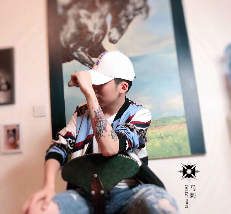 水彩纹身图片_手臂纹身图案