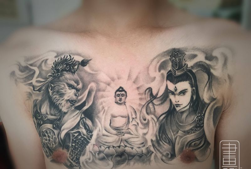 花胸纹身图片_胸部欧美写实齐天大圣佛祖二郎神纹身图案