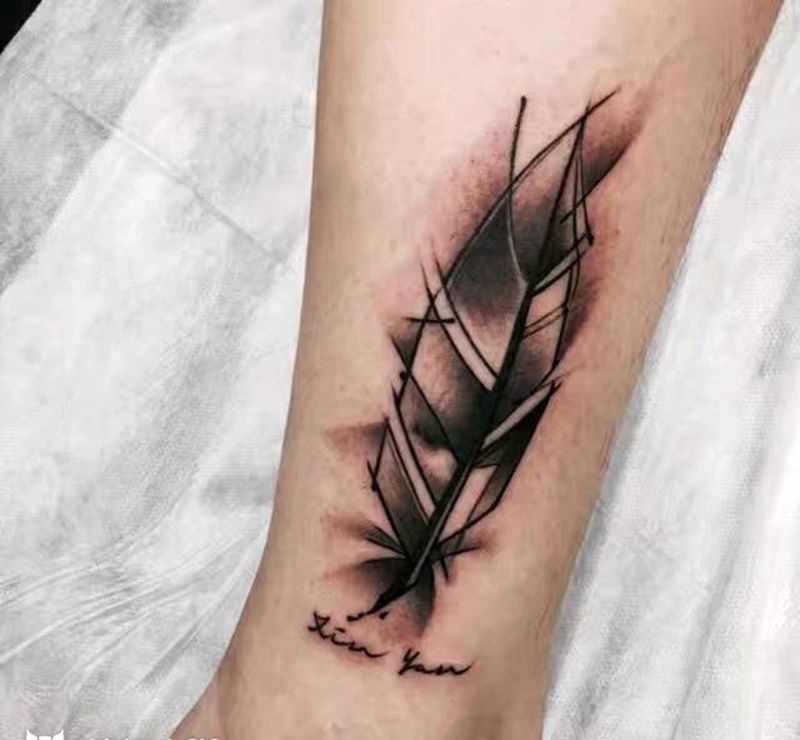 羽毛纹身图片_手臂腿部清新静物成品纹身图案