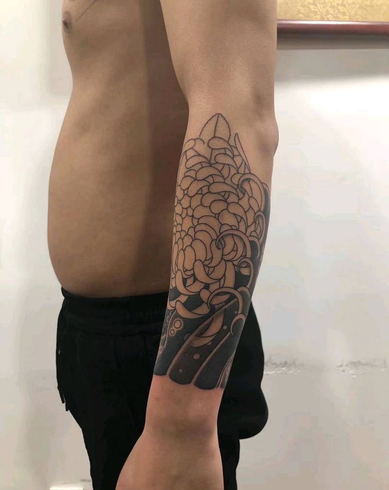 日式.浪花.菊花包小臂纹身图片_手部手臂老传统纹身图案