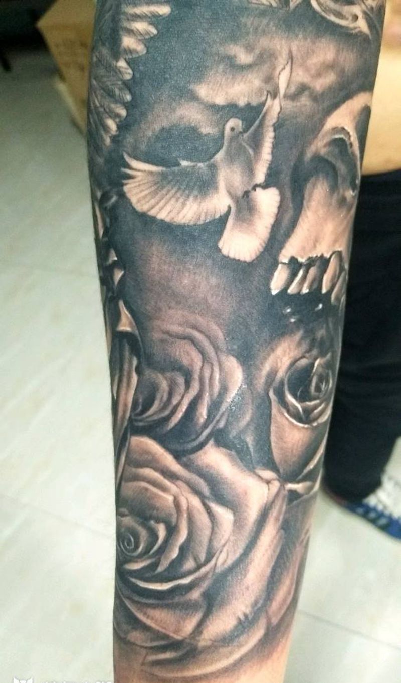 欧美写实雕塑花臂纹身图片_手臂欧美肖像写实成品纹身图案