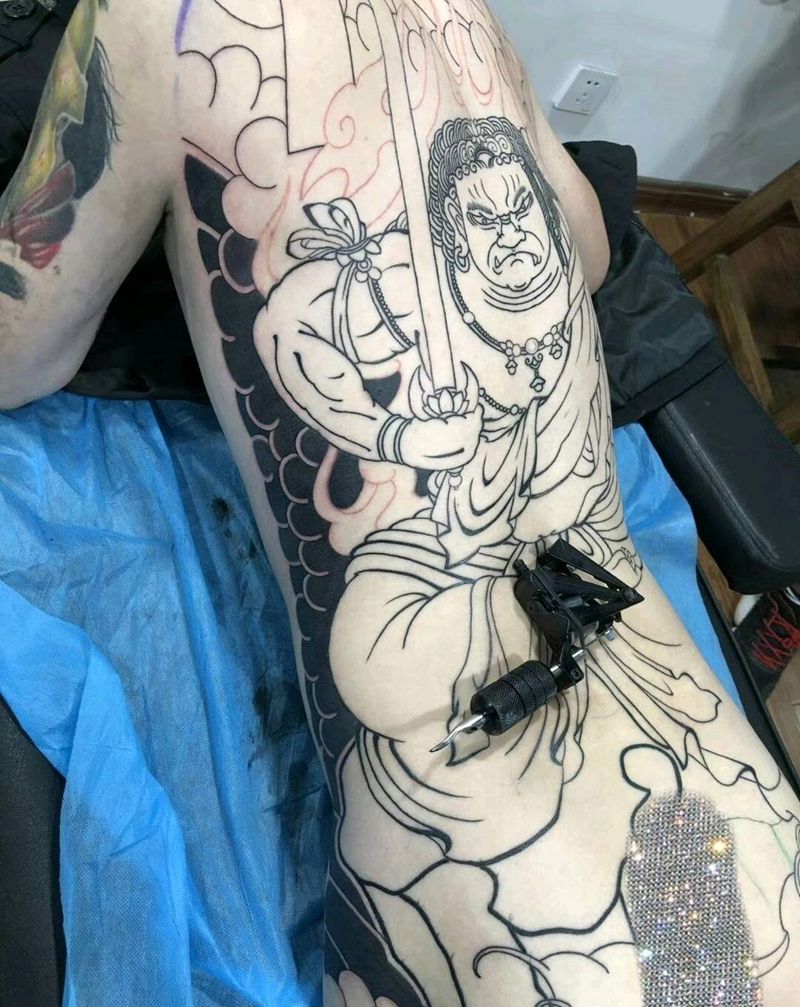 不动明王纹身图片_臀部背部老传统纹身图案