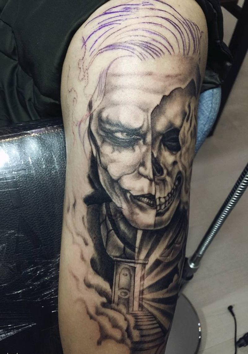 未完成纹身图片_手臂欧美写实小丑骷髅纹身图案