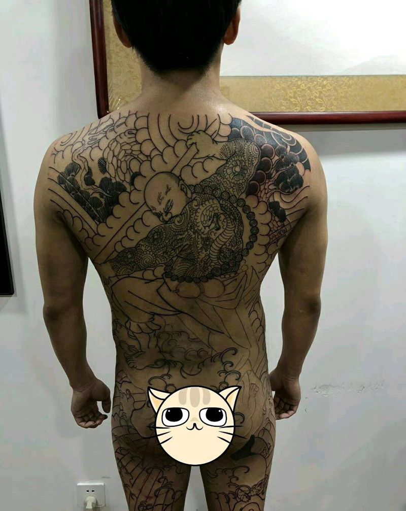 花和尚鲁智深纹身图片_背部臀部老传统纹身图案