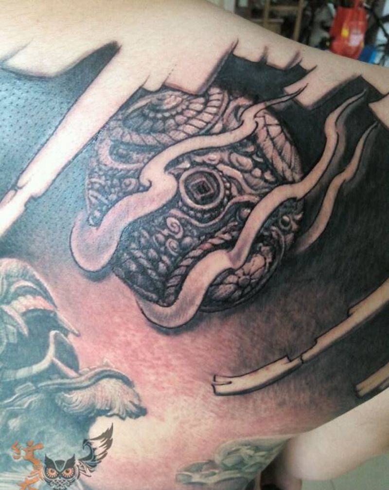 石龙戏天珠纹身图片