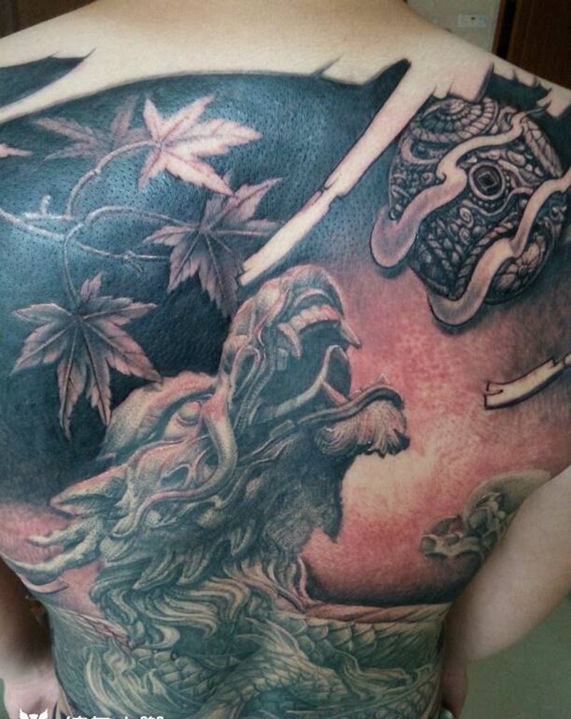 石龙纹身图片_背部欧美鬼神原创石雕纹身图案