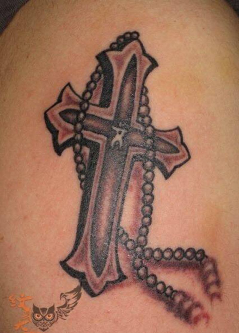 十字架纹身图片_成品肩部传统纹身图案