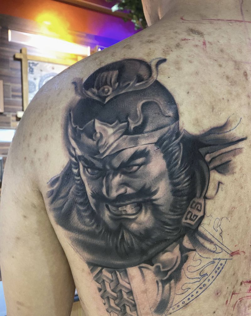 还没完成纹身图片_背部纹身图案