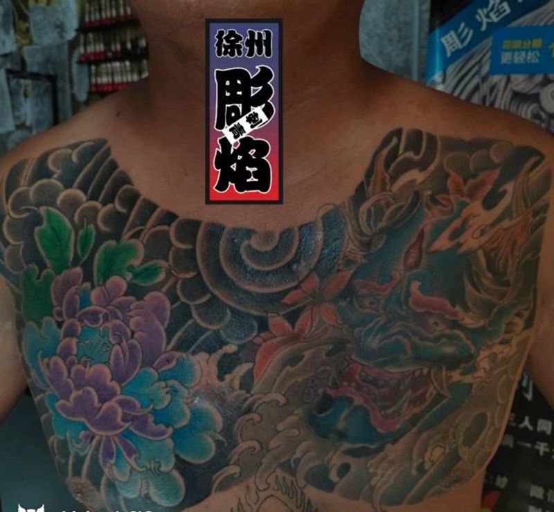 花胸遮盖纹身图片_新传统老传统纹身图案