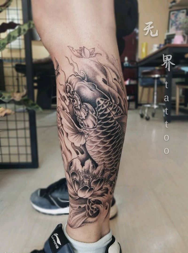 鲤鱼纹身图片_腿部新传统鲤鱼荷花纹身图案