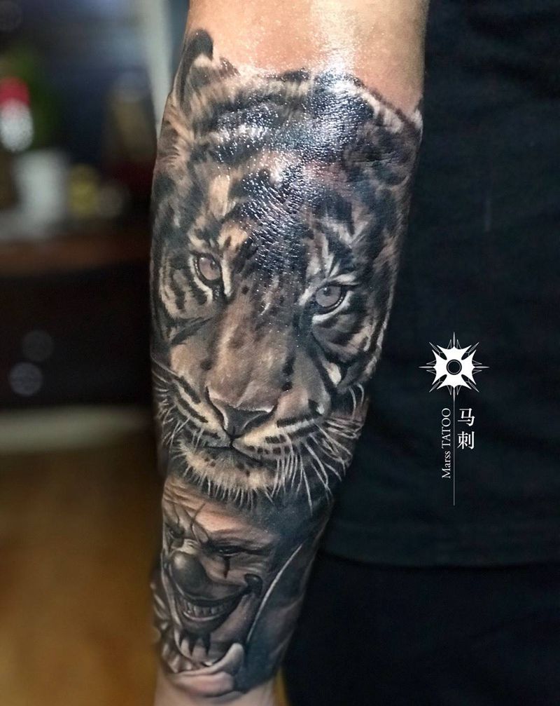 大老夫与迷你小坏坏纹身图片_手臂纹身图案