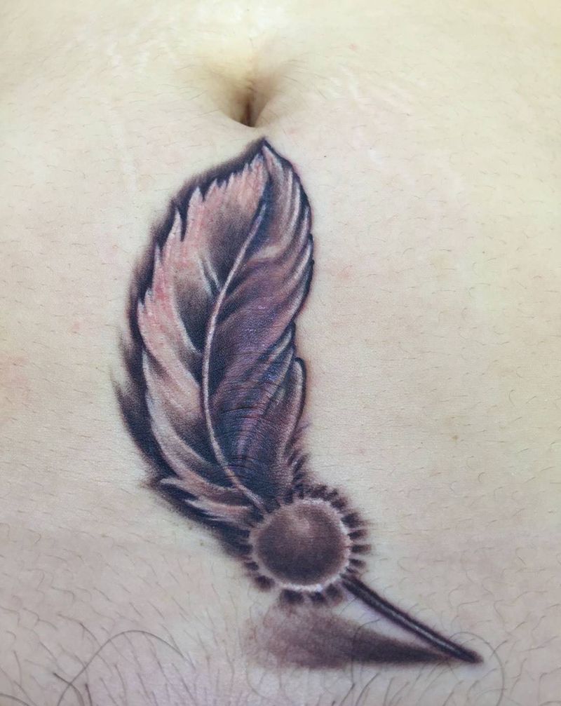 羽毛纹身图片_腹部传统纹身图案