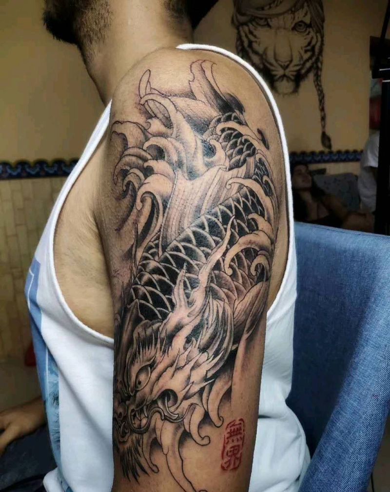 熬鱼纹身图片_手臂新传统鱼纹身图案