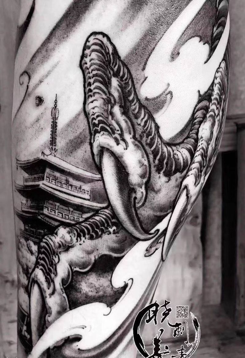 龙爪纹身图片_新传统欧美写实纹身图案
