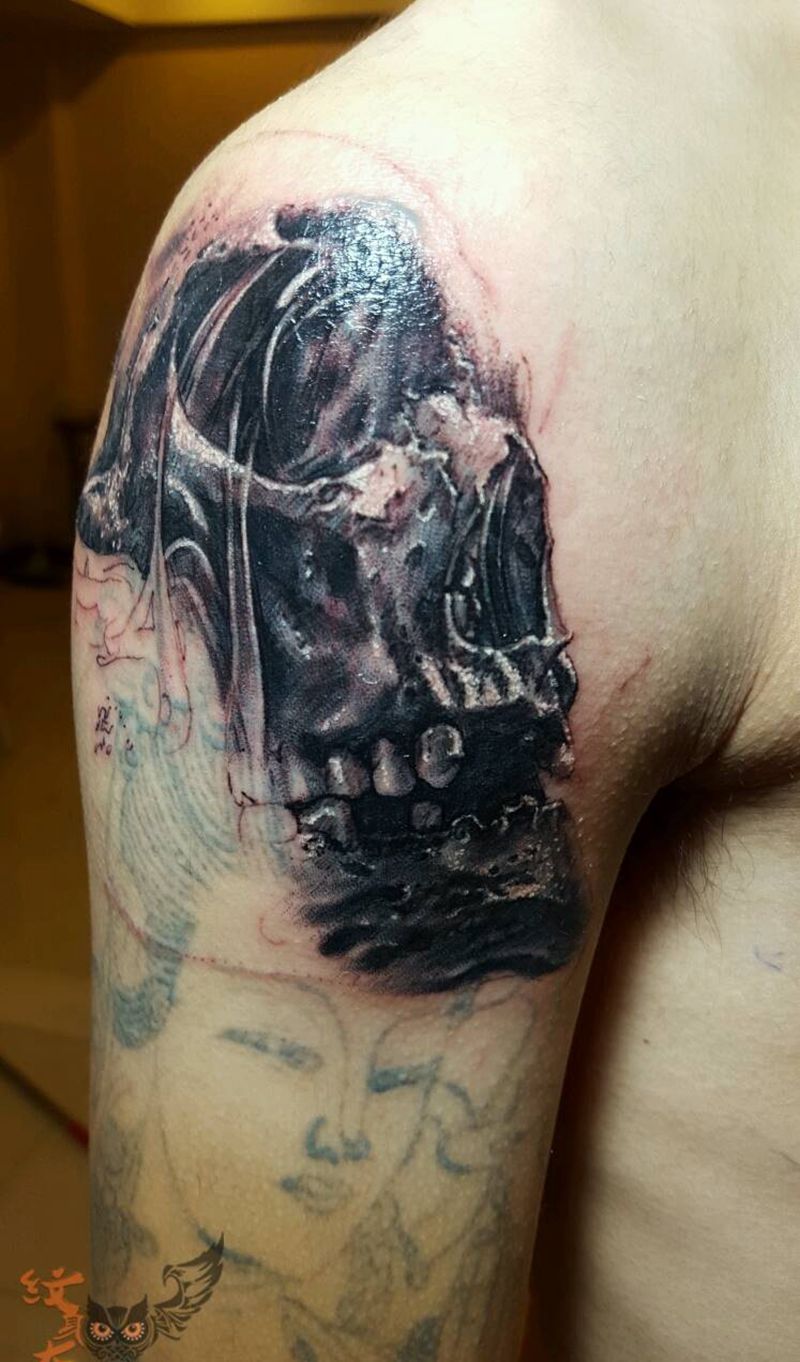 死亡序曲纹身图片_肩部欧美写实人物原创纹身图案