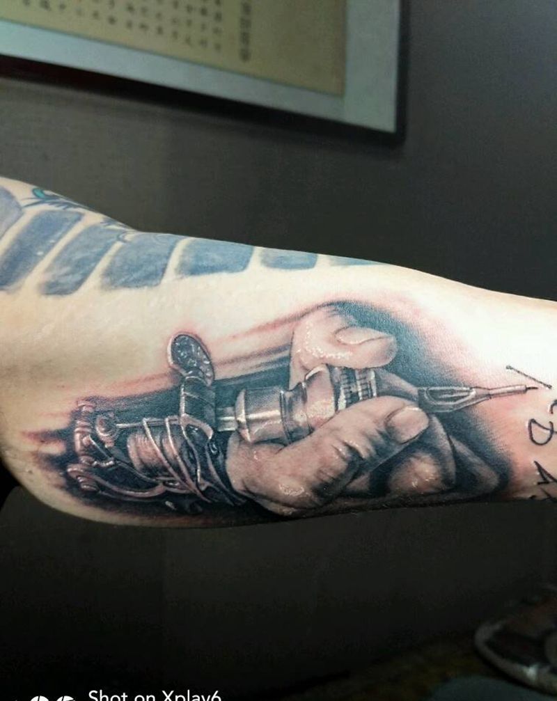 独择之徒。。膝行必终纹身图片_手臂欧美写实原创成品纹身图案